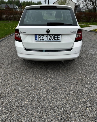 Skoda Fabia cena 29900 przebieg: 177000, rok produkcji 2017 z Rzeszów małe 46